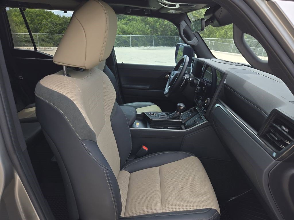 Used 2024 Lexus GX 550 AWD/4WD image 28