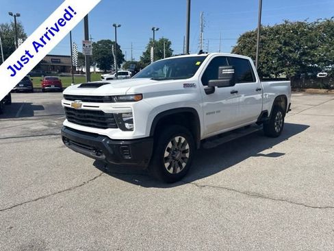 Used 2025 Chevrolet Silverado 2500 Custom w/ Custom Value Package AWD/4WD image 7