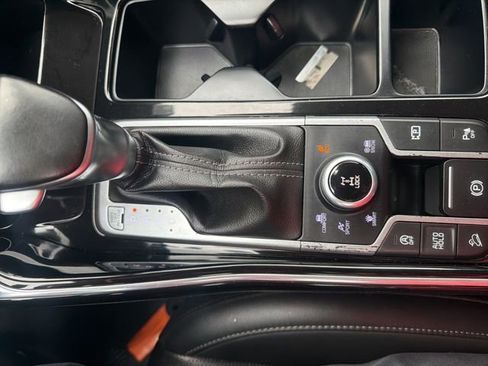 Certified 2022 Kia Sorento SX image 19