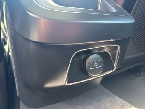 Used 2024 Volvo S60 B5 Plus image 17