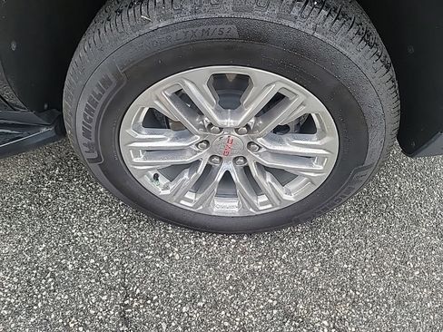 Used 2023 GMC Yukon SLT image 6