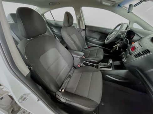 Used 2017 Kia Forte LX FWD image 25