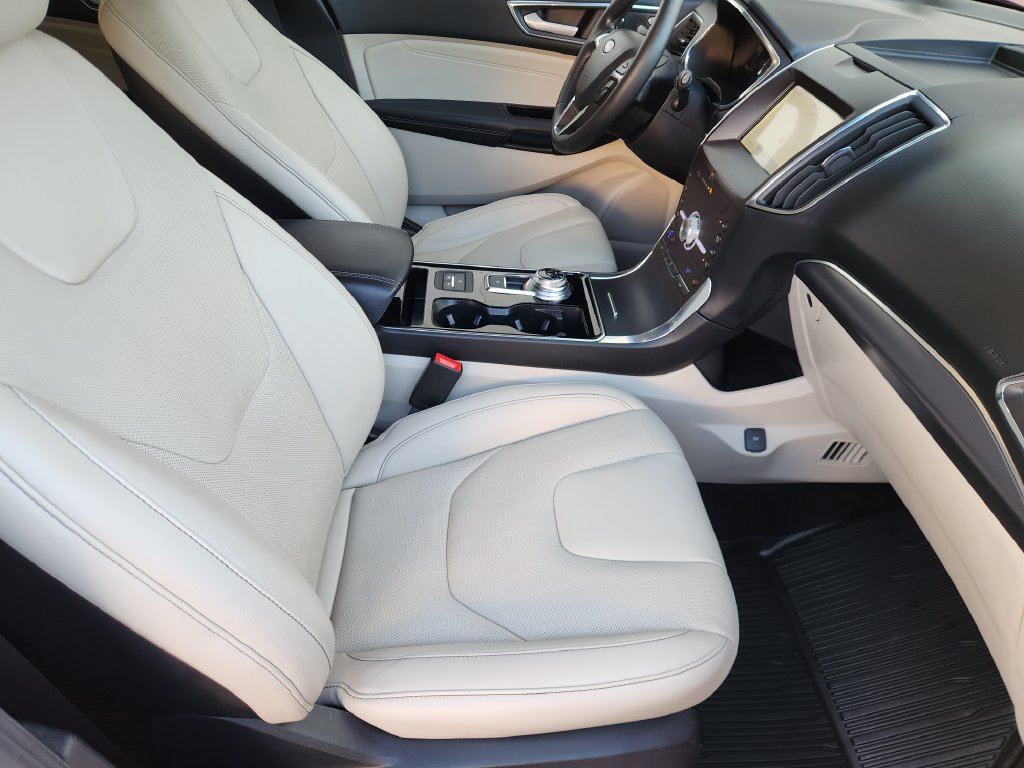 Used 2020 Ford Edge Titanium w/ Equipment Group 301A AWD/4WD image 14