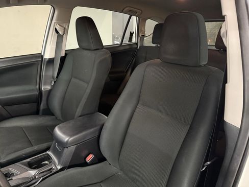 Used 2018 Toyota RAV4 LE image 3