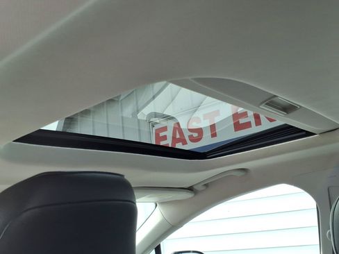 Used 2014 Ford Fusion Titanium FWD image 11