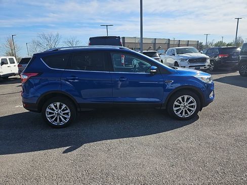 Used 2017 Ford Escape Titanium image 8