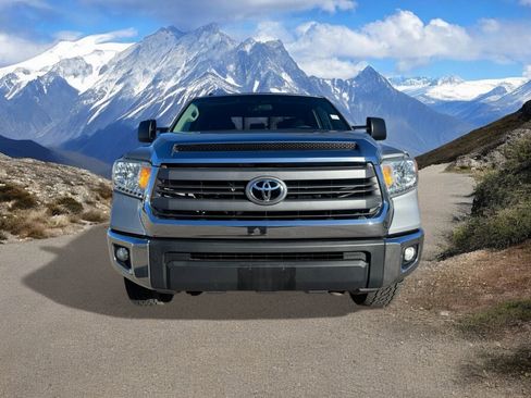 Used 2015 Toyota Tundra SR5 image 8
