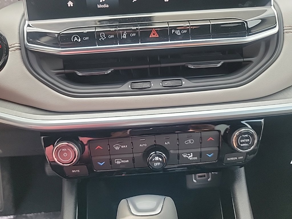 New 2026 Jeep Compass Limited AWD/4WD image 13