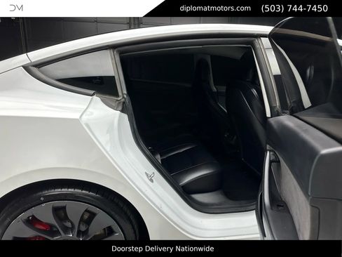 Used 2021 Tesla Model 3 Performance image 21