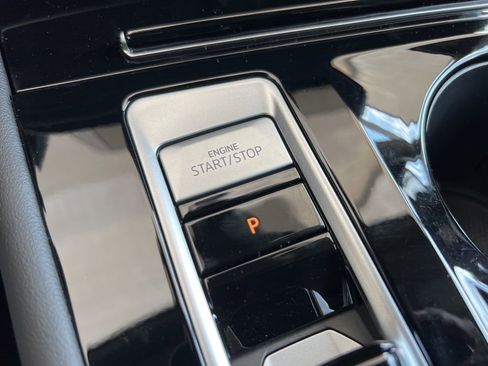 New 2026 Volkswagen Atlas SE image 44