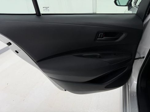 Used 2025 Toyota Corolla LE FWD image 35
