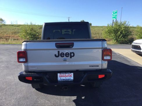 Used 2020 Jeep Gladiator Sport w/ Quick Order Package 24S image 6
