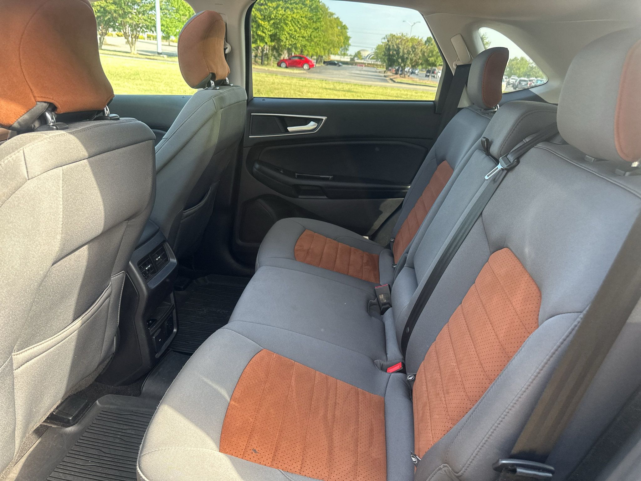 Used 2018 Ford Edge SEL w/ Equipment Group 201A AWD/4WD image 16