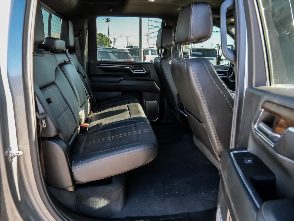 Used 2024 Chevrolet Silverado 3500 High Country w/ Technology Package AWD/4WD image 27