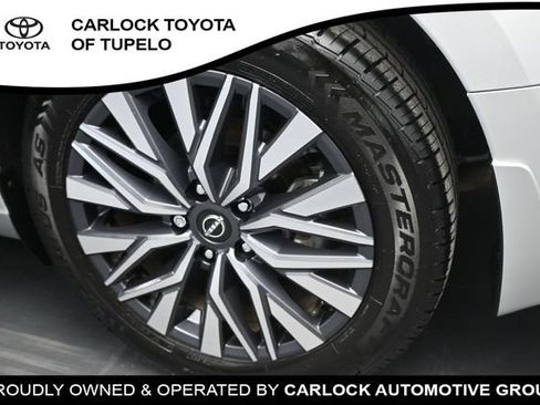 Used 2023 Nissan Altima 2.5 SV w/ SV Premium Package FWD image 18