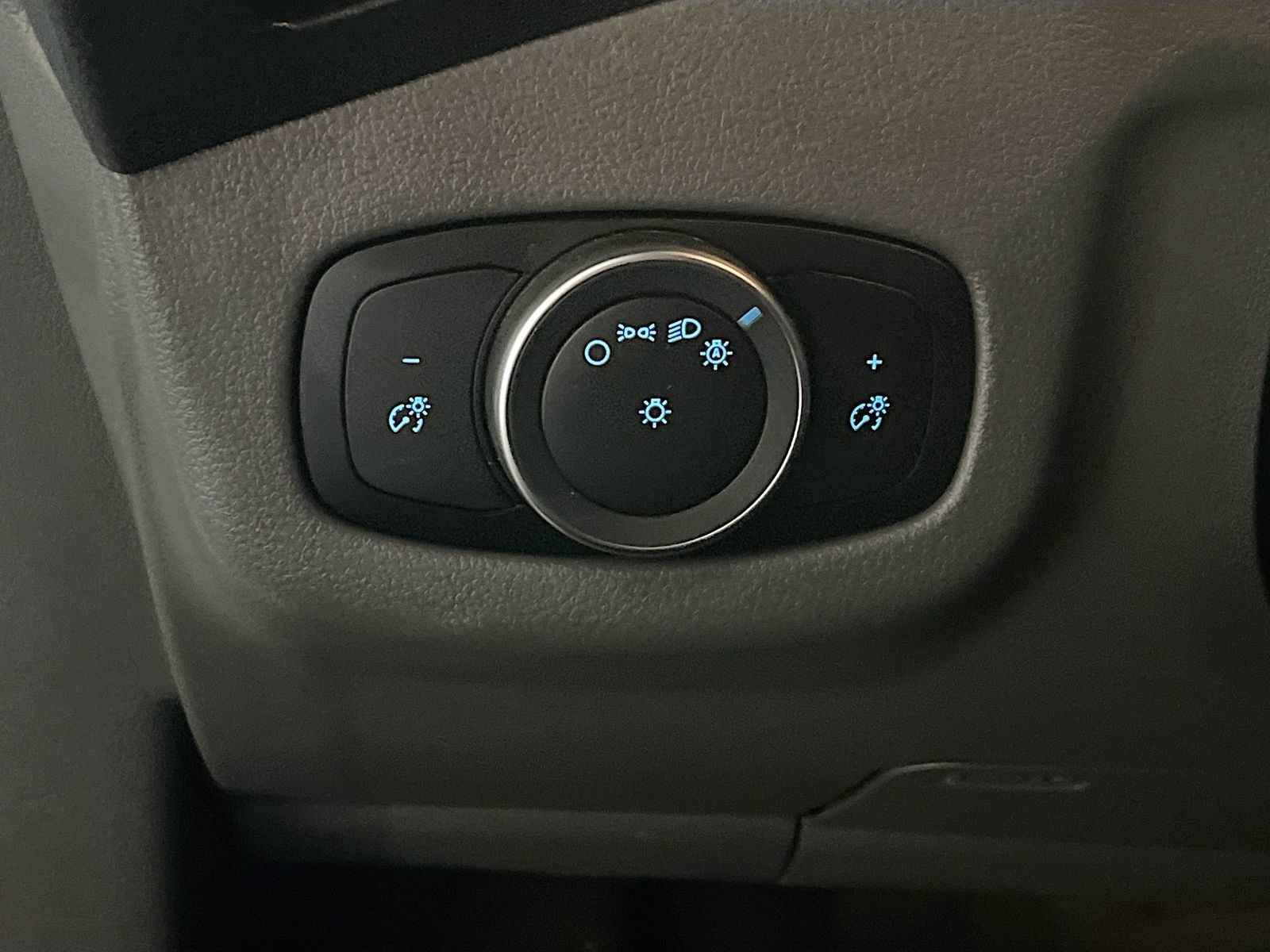 Used 2023 Ford Transit Connect XL FWD image 10