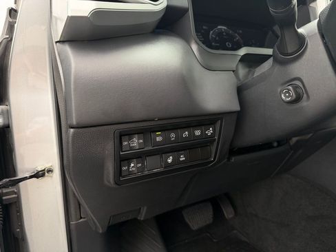 Used 2023 Toyota Tundra Platinum AWD/4WD image 15