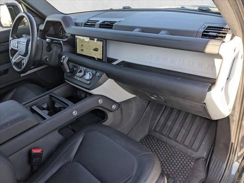 Used 2024 Land Rover Defender 110 X-Dynamic SE AWD/4WD image 18