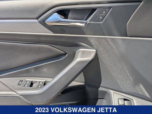Certified 2023 Volkswagen Jetta SE w/ Panoramic Sunroof Package FWD image 11