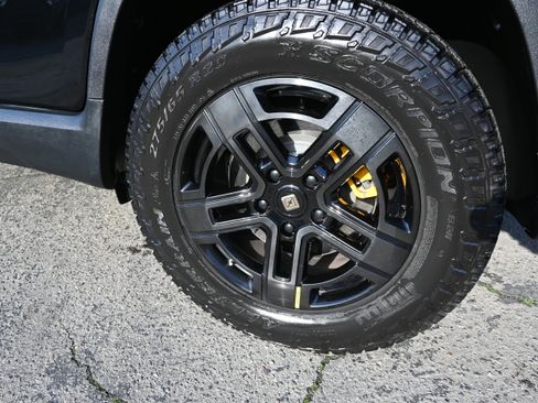 Used 2023 Rivian R1T Adventure image 20