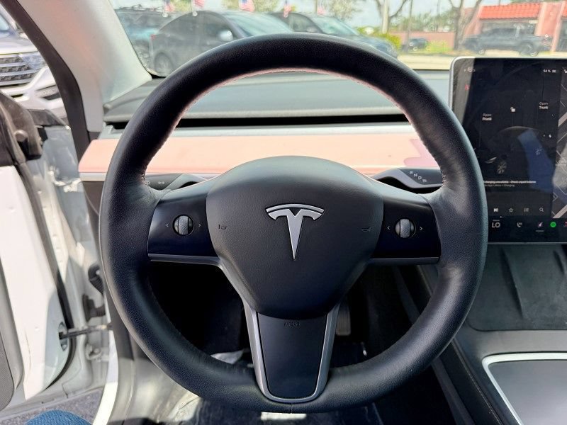 Used 2021 Tesla Model Y Long Range AWD/4WD image 19