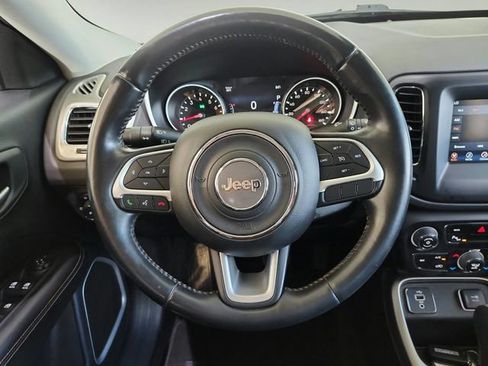Used 2018 Jeep Compass Latitude w/ Popular Equipment Group FWD image 9