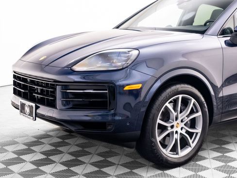 Certified 2024 Porsche Cayenne Coupe AWD/4WD image 38