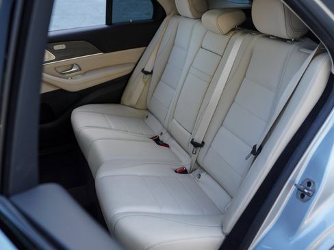 Used 2023 Mercedes-Benz GLE 450 4MATIC w/ AMG Line Exterior image 23