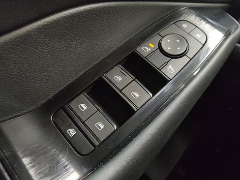 Used 2024 Nissan Rogue S AWD/4WD image 27