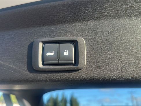 Used 2024 Mitsubishi Outlander SEL AWD/4WD image 24