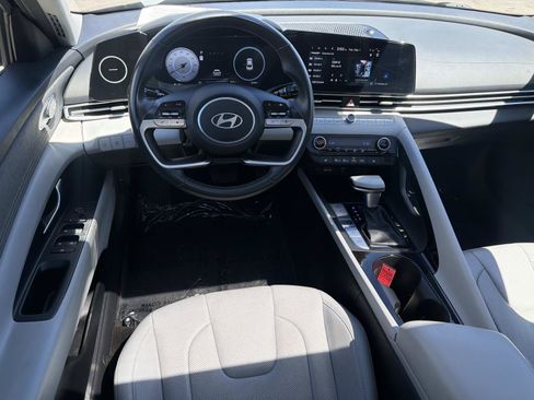Used 2024 Hyundai Elantra Limited FWD image 8