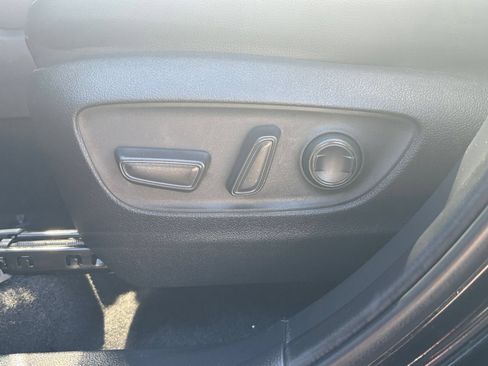 Used 2025 Toyota Highlander XSE AWD/4WD image 21