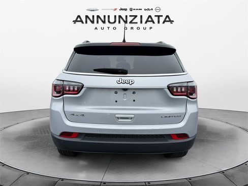 Used 2024 Jeep Compass Limited image 4