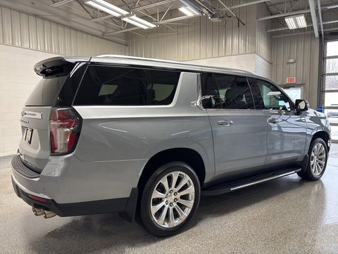 Used 2023 Chevrolet Suburban Premier w/ Premium Package image 7