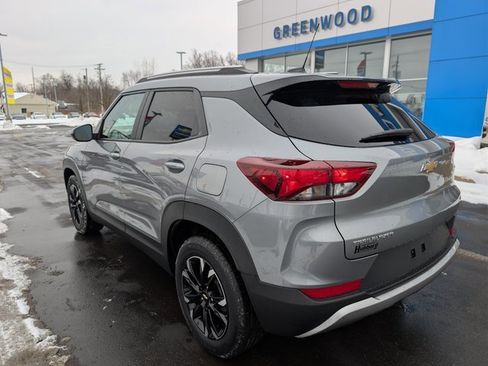 Used 2023 Chevrolet TrailBlazer LT w/ Convenience Package image 3