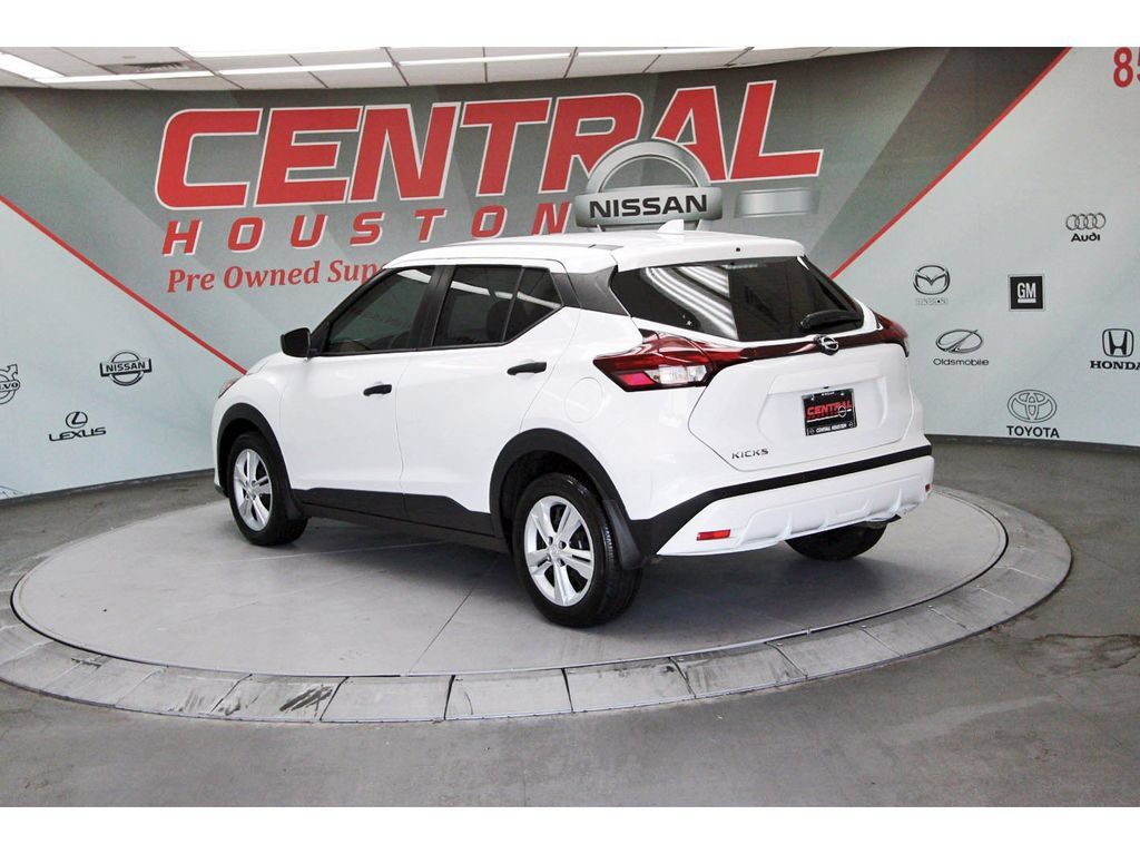 Used 2025 Nissan Kicks Play S FWD image 3