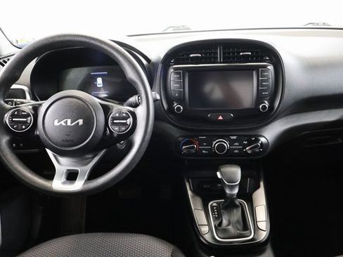 Used 2024 Kia Soul LX w/ Option Group 015 FWD image 11