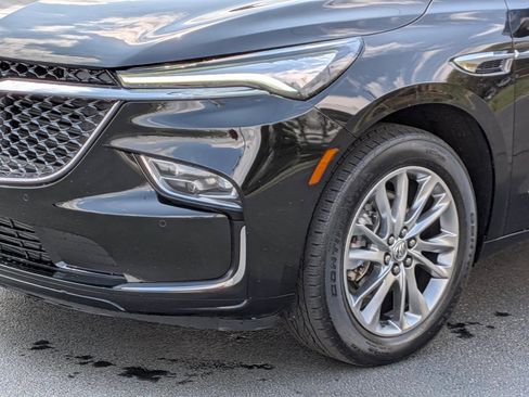 Used 2023 Buick Enclave Avenir w/ Avenir Technology Package AWD/4WD image 9