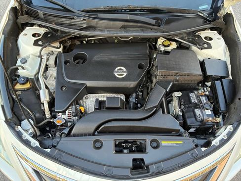 Used 2013 Nissan Altima 2.5 S FWD image 9