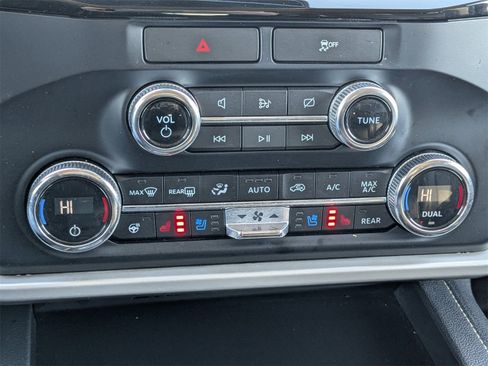 Used 2022 Ford Expedition Max XLT image 27