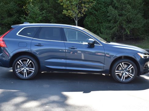 Used 2019 Volvo XC60 T8 Momentum w/ Advanced Package image 35