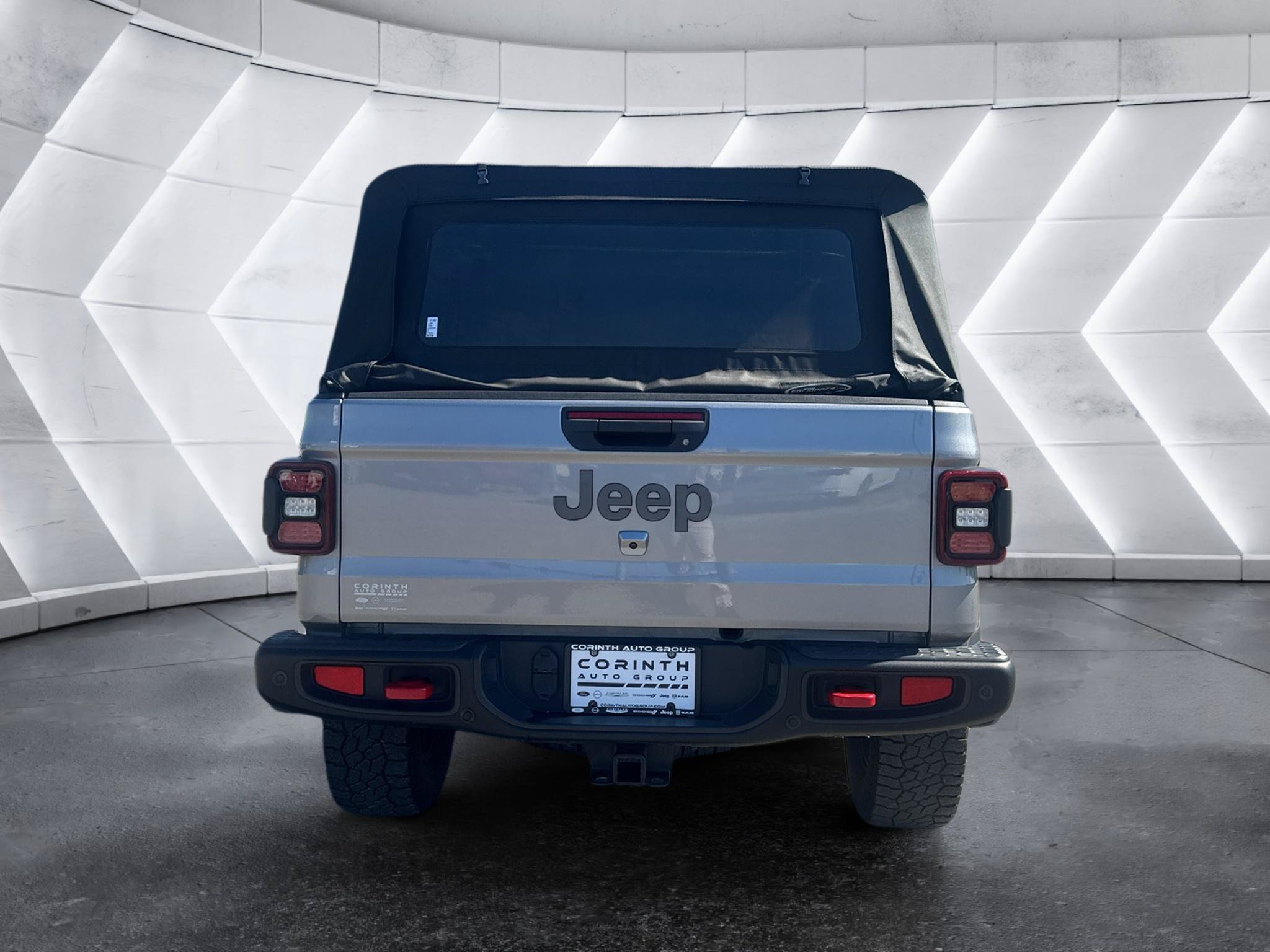 Used 2020 Jeep Gladiator Rubicon AWD/4WD image 6