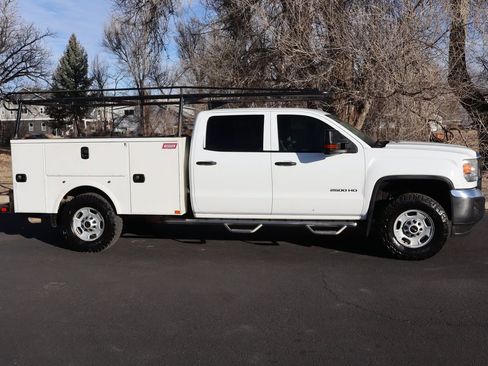 Used 2015 GMC Sierra 2500 4x4 Crew Cab w/ Sierra Convenience Package image 3