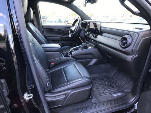 Used 2023 Chevrolet Colorado Trail Boss AWD/4WD image 11