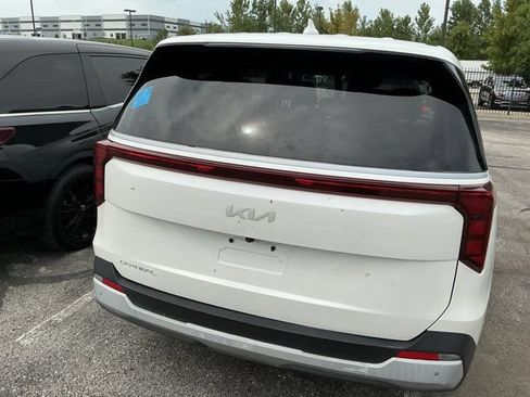Used 2025 Kia Carnival FWD image 6