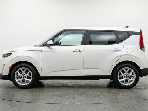 Used 2025 Kia Soul LX w/ LX Technology Package image 5