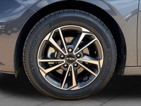 Certified 2023 Kia Forte LXS w/ LXS Technology Package FWD image 11