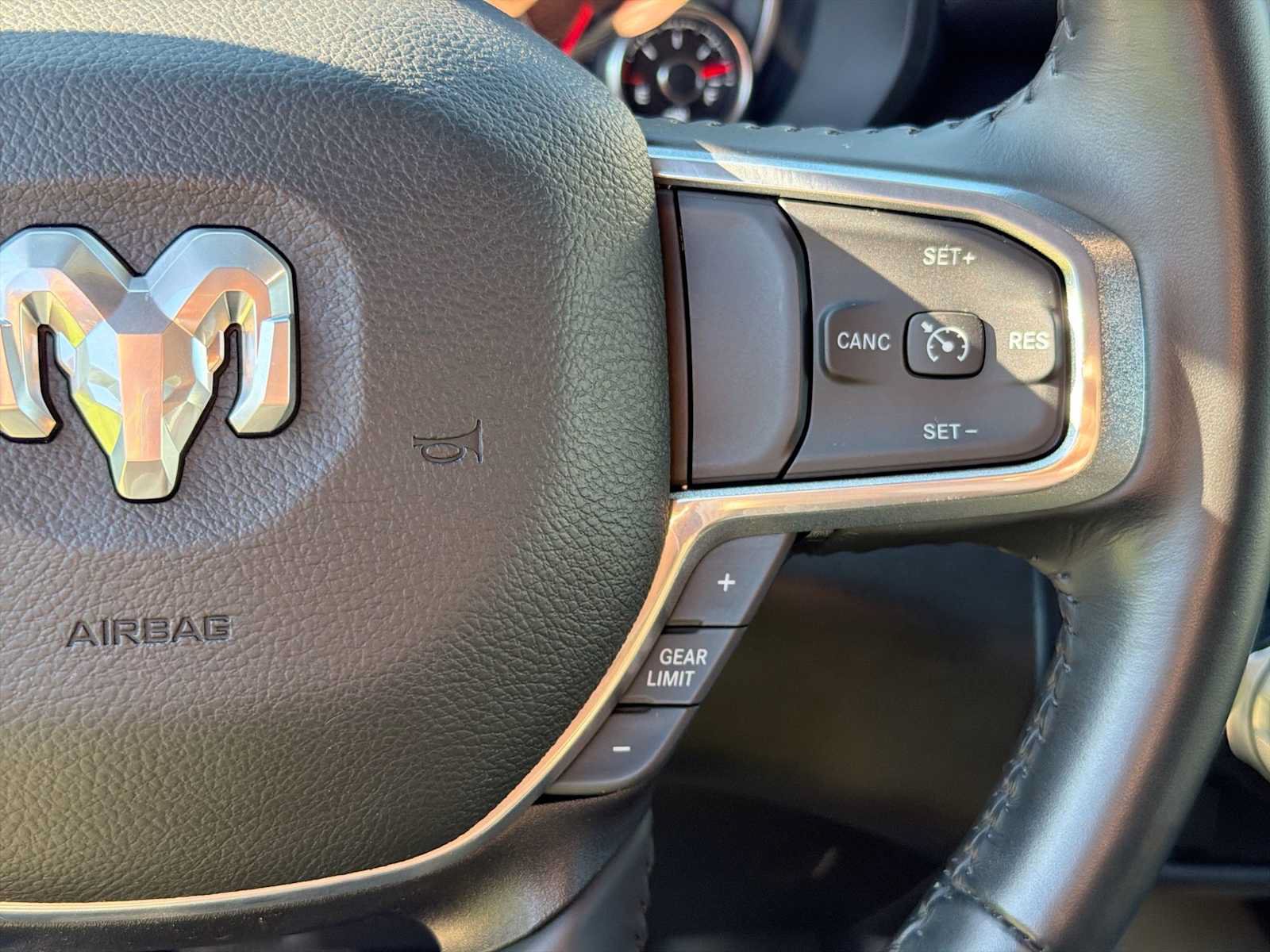 Used 2024 RAM 1500 Laramie AWD/4WD image 21