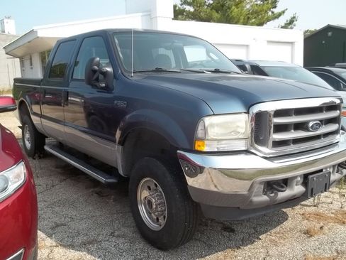 Used 2004 Ford F250 XLT image 2