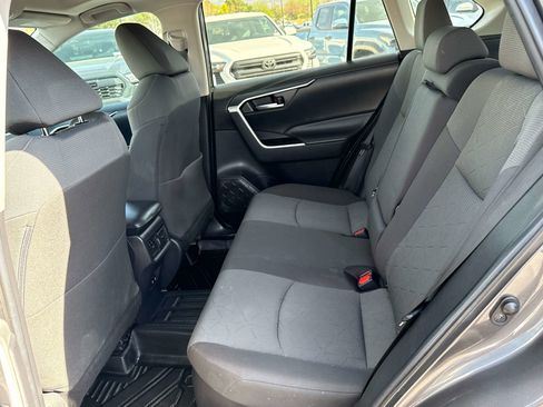 Used 2021 Toyota RAV4 XLE w/ Convenience Package image 13